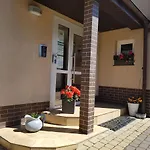 Dobrylko ホームステイ レバ